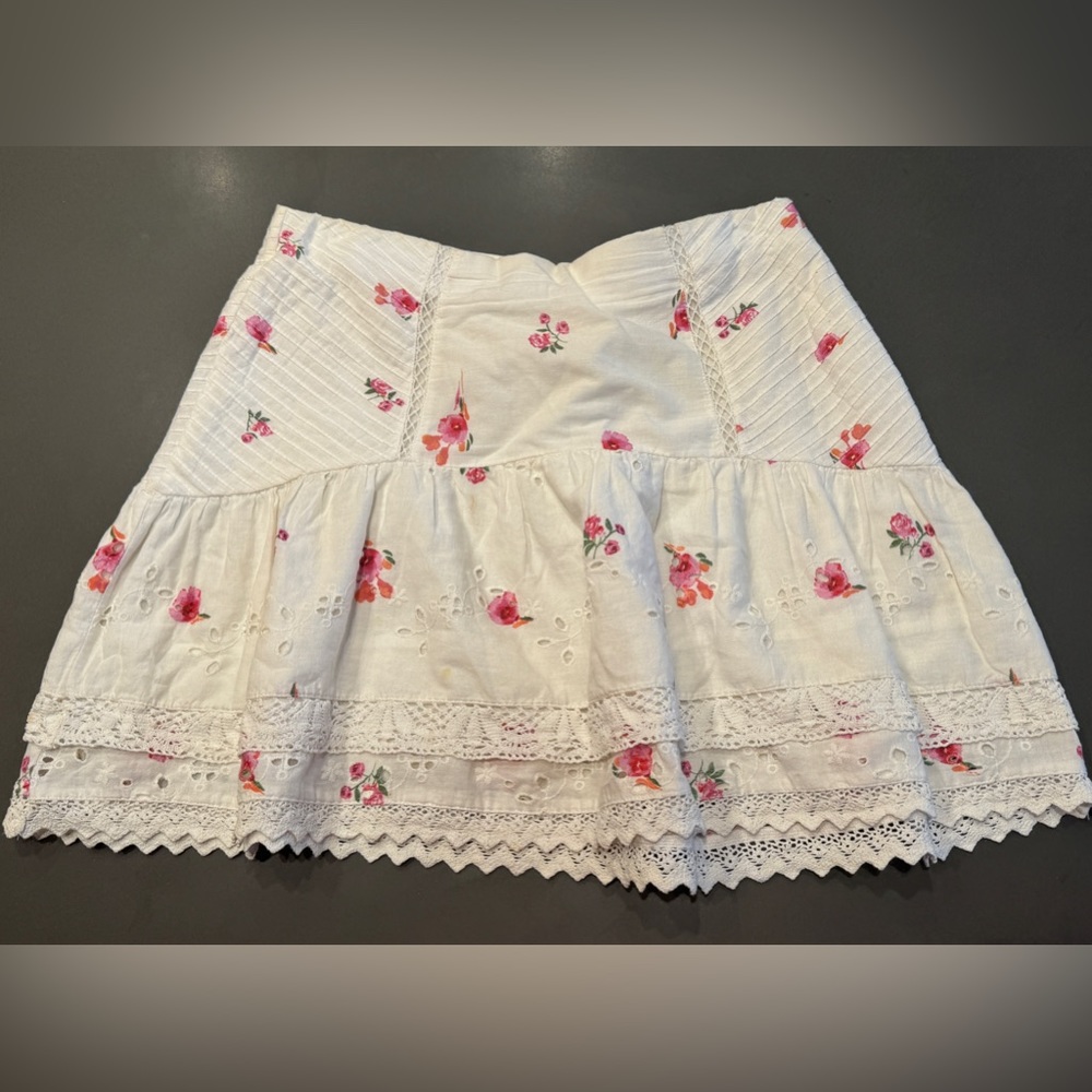 Zara White Eyelet Lace Mini Skirt with Floral Detail
